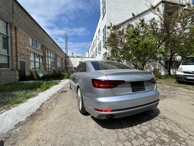 AUDI A4 PREMIUM PLUS 2018 - 9