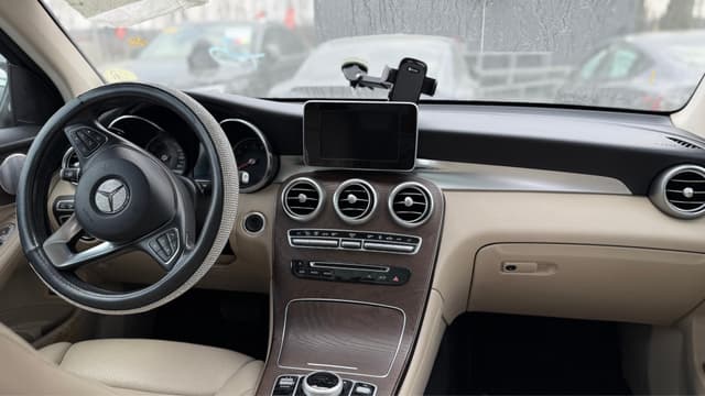 MERCEDES-BENZ GLC 350E 2019 - 9
