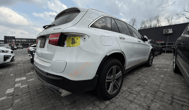 MERCEDES-BENZ GLC 350E 2019 - 10