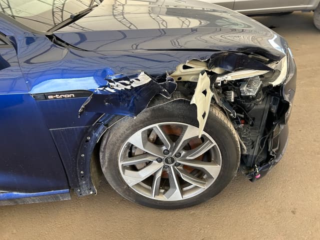AUDI E-TRON PREMIUM PLUS 2021 - 6