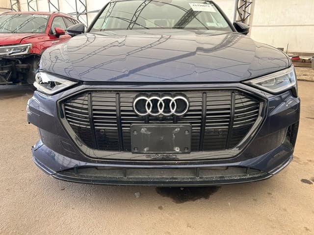 AUDI E-TRON PREMIUM PLUS 2021 - 8