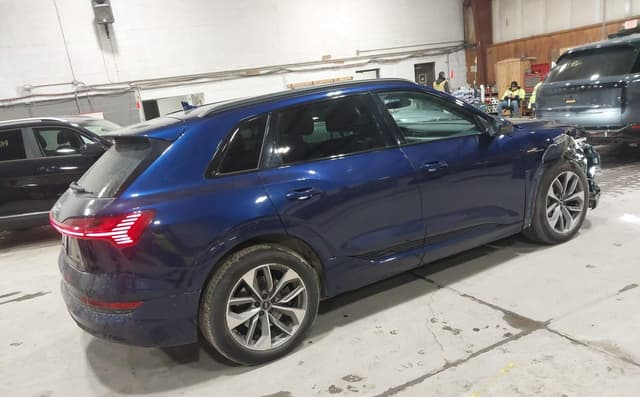 AUDI E-TRON PREMIUM PLUS 2021 - 5
